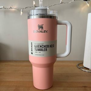 SOLD Stanley Quencher H2.0 40oz Tumbler